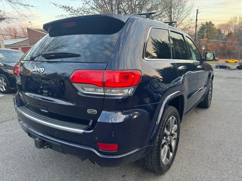 Used 2018 Jeep Grand Cherokee Overland AWD/4WD image 6