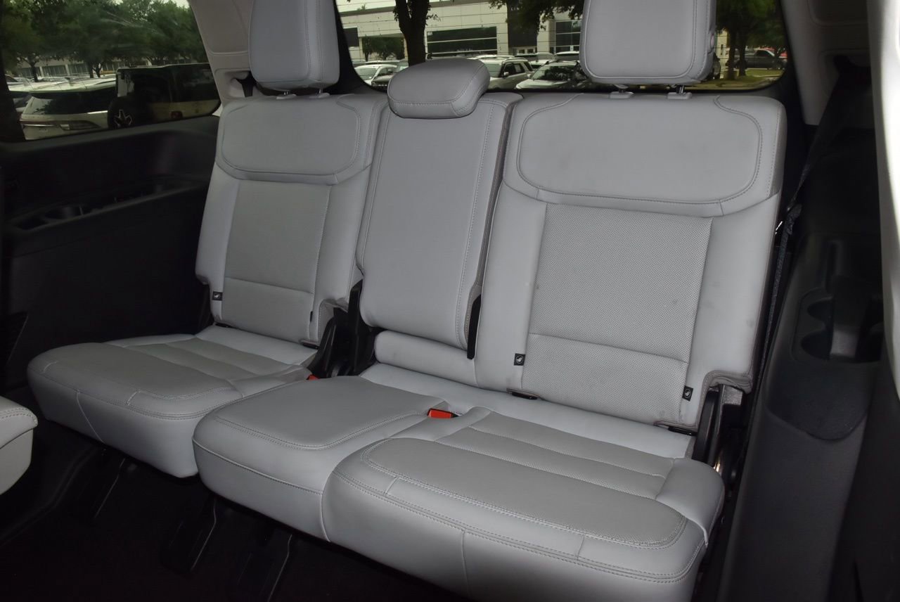 Certified 2025 Ford Expedition Platinum AWD/4WD image 15