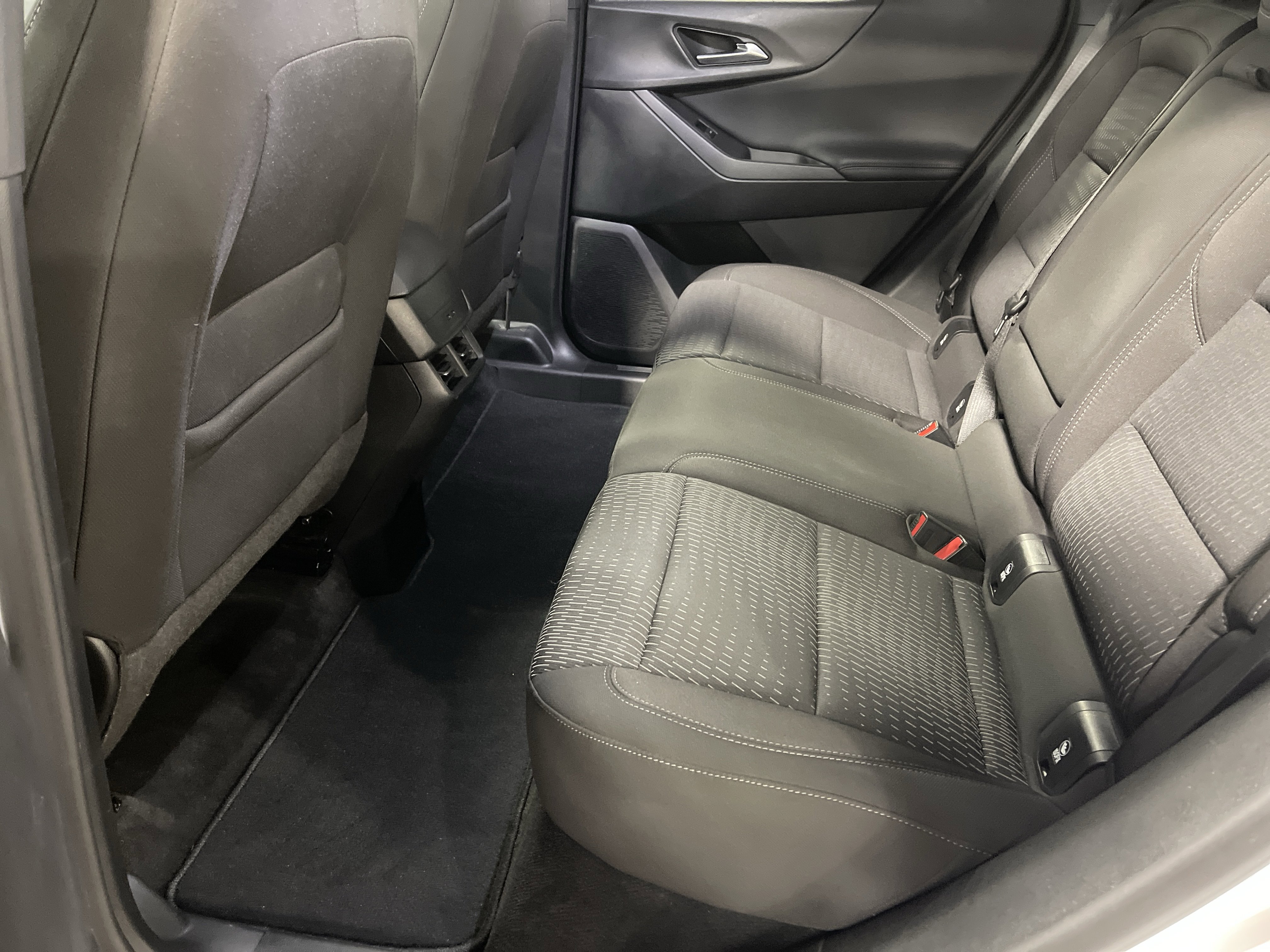 Used 2025 Chevrolet Equinox LT image 11