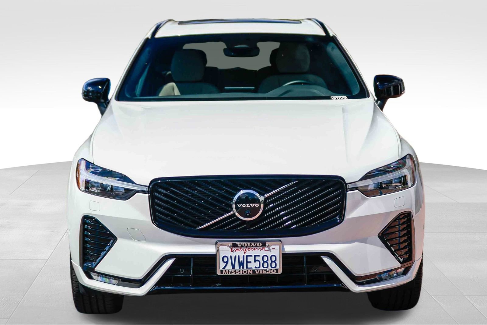 Used 2026 Volvo XC60 B5 Plus w/ Protection Package Premier image 2