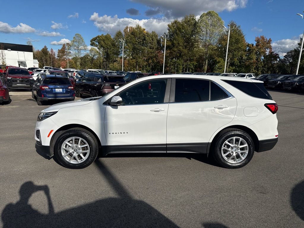 Used 2024 Chevrolet Equinox LT AWD/4WD image 2