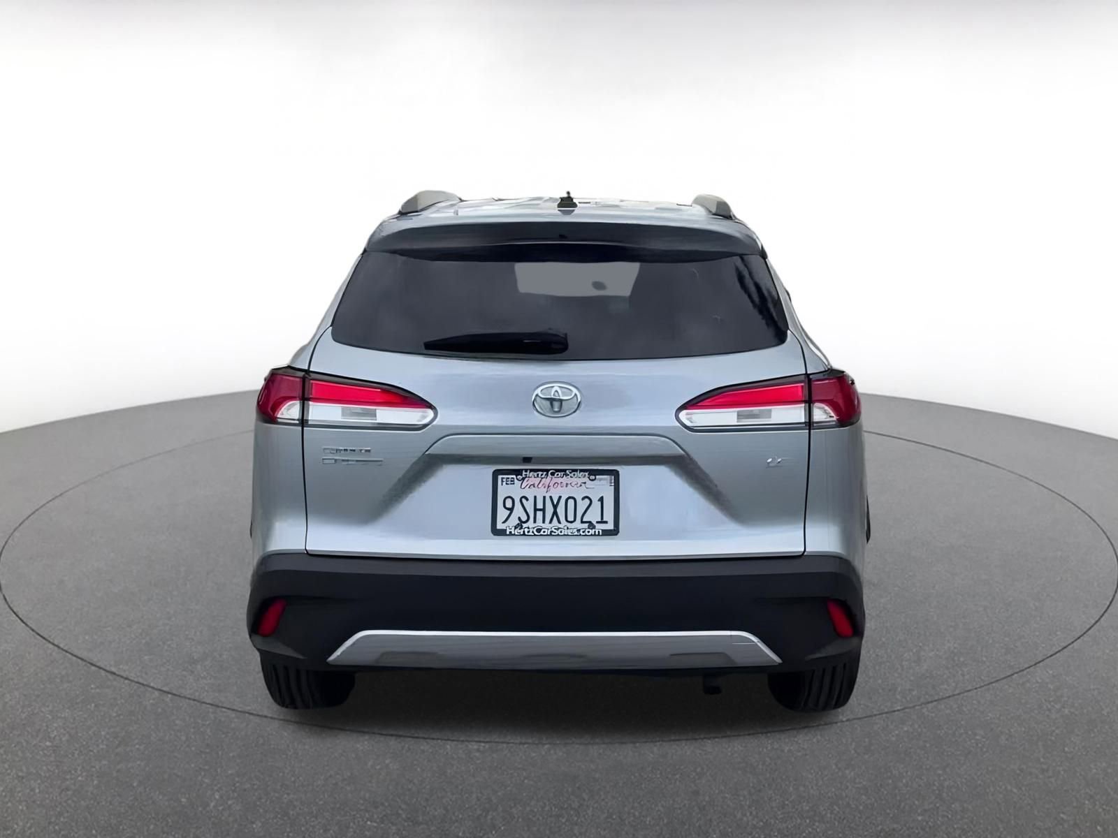 Used 2025 Toyota Corolla Cross LE image 12