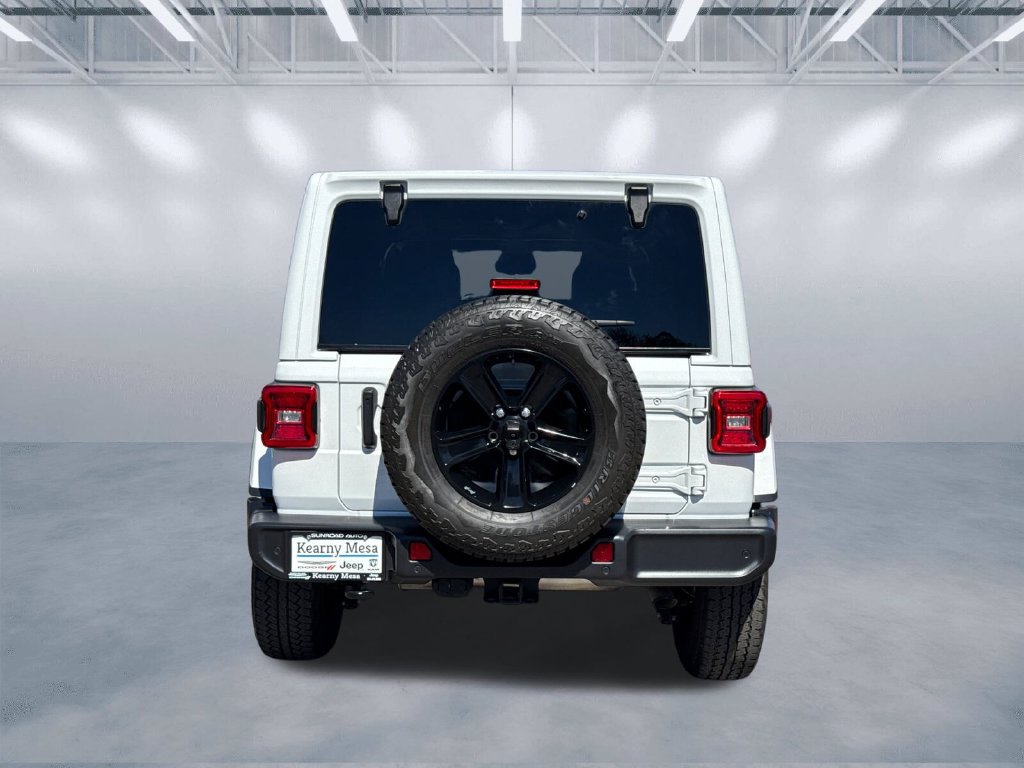 Used 2022 Jeep Wrangler Unlimited Sahara AWD/4WD image 5
