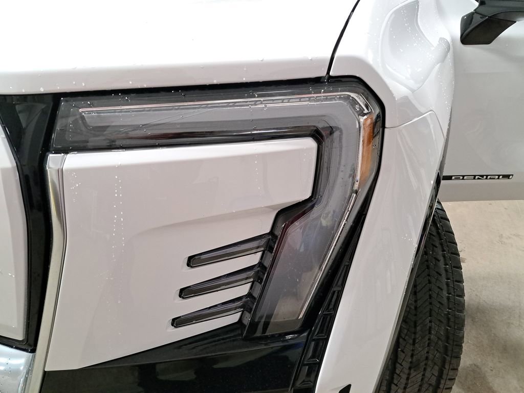 New 2025 GMC Sierra EV Denali image 42
