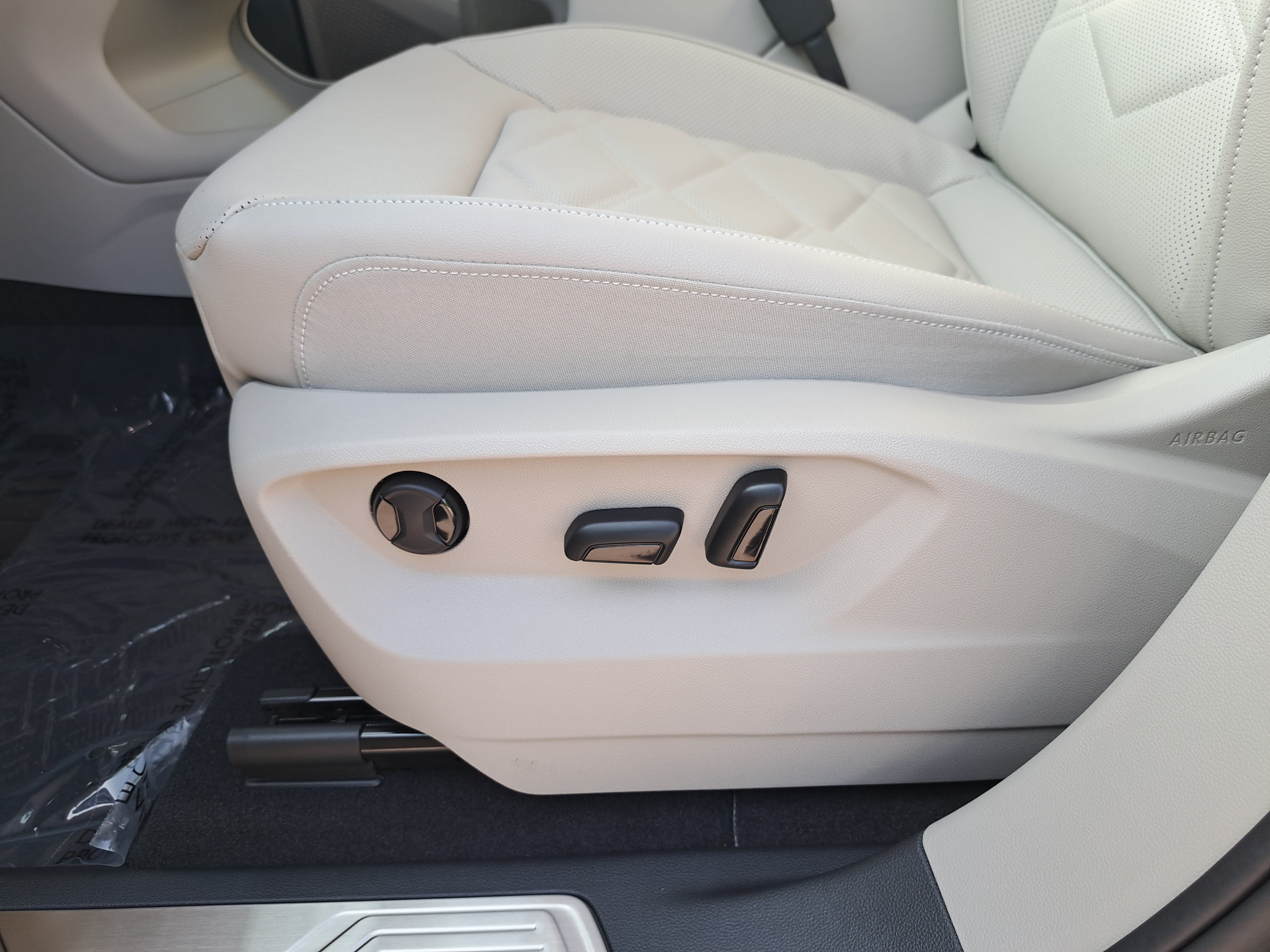 New 2026 Volkswagen Atlas SE FWD image 28