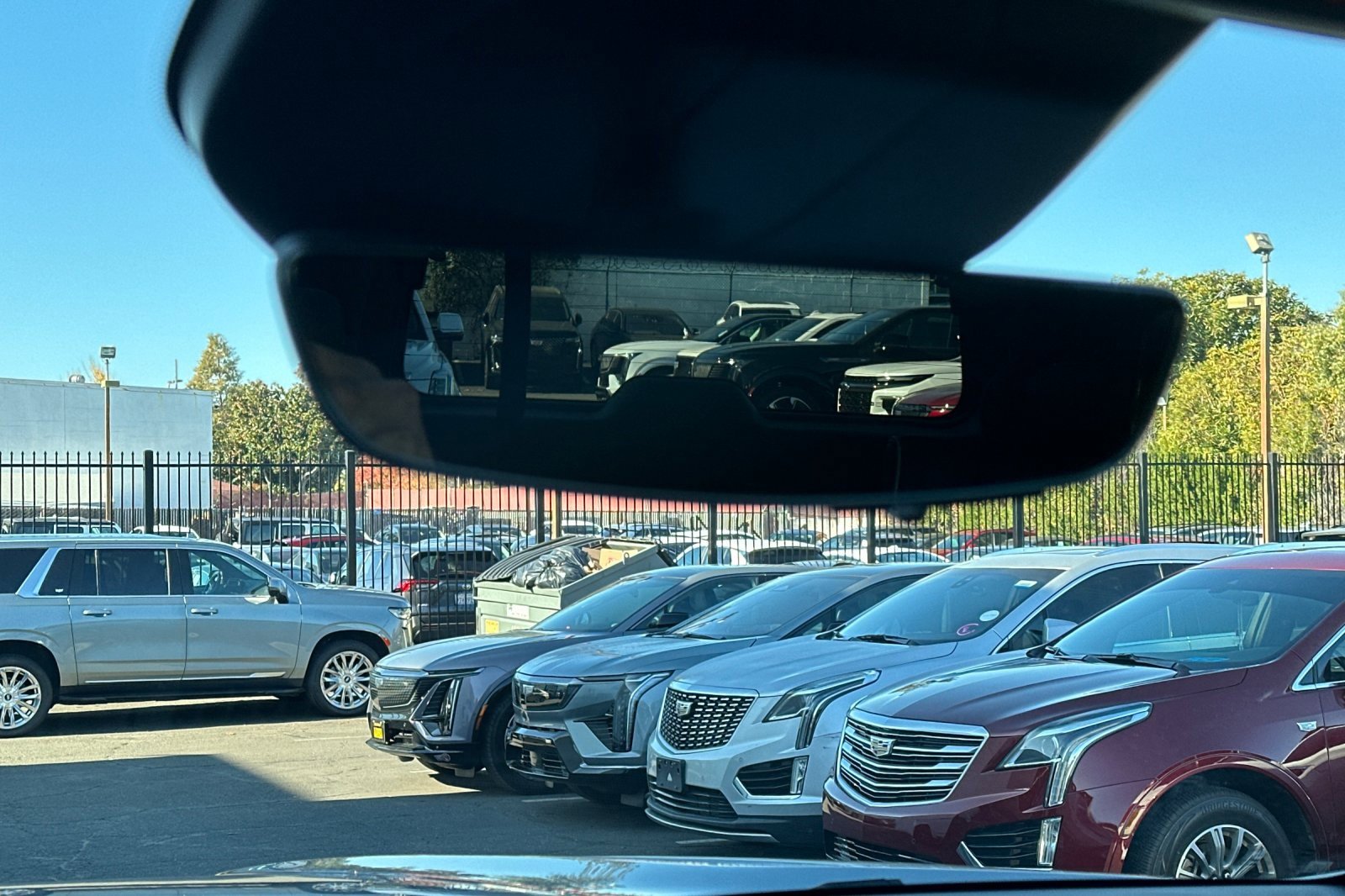 Used 2025 Cadillac Escalade Premium Luxury image 24