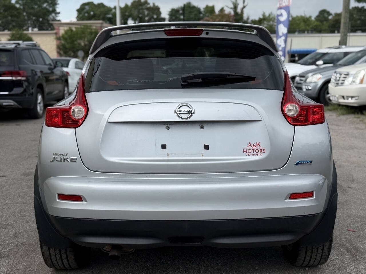 Used 2014 Nissan Juke S FWD image 7