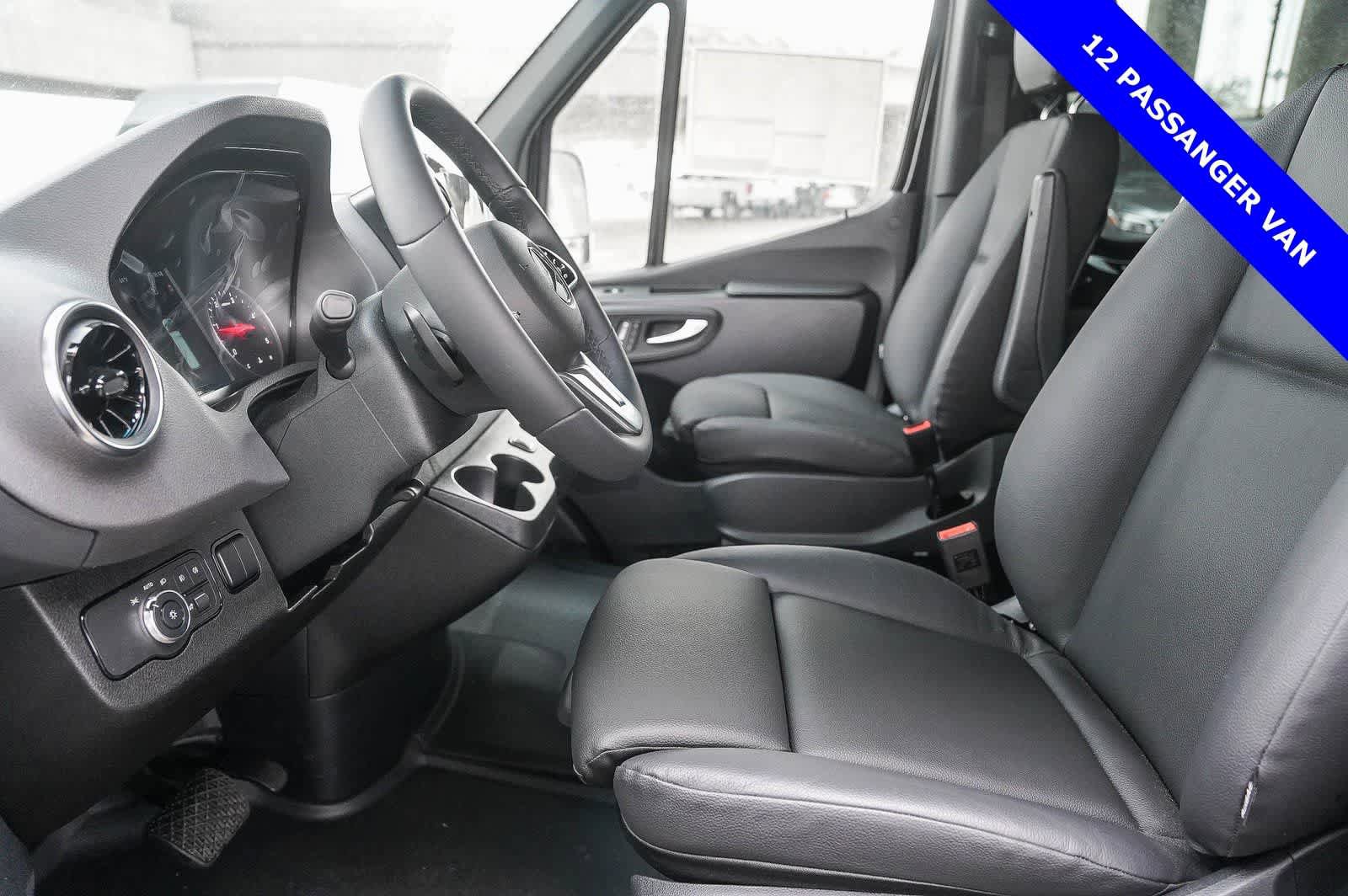 Used 2024 Mercedes-Benz Sprinter 2500 image 22