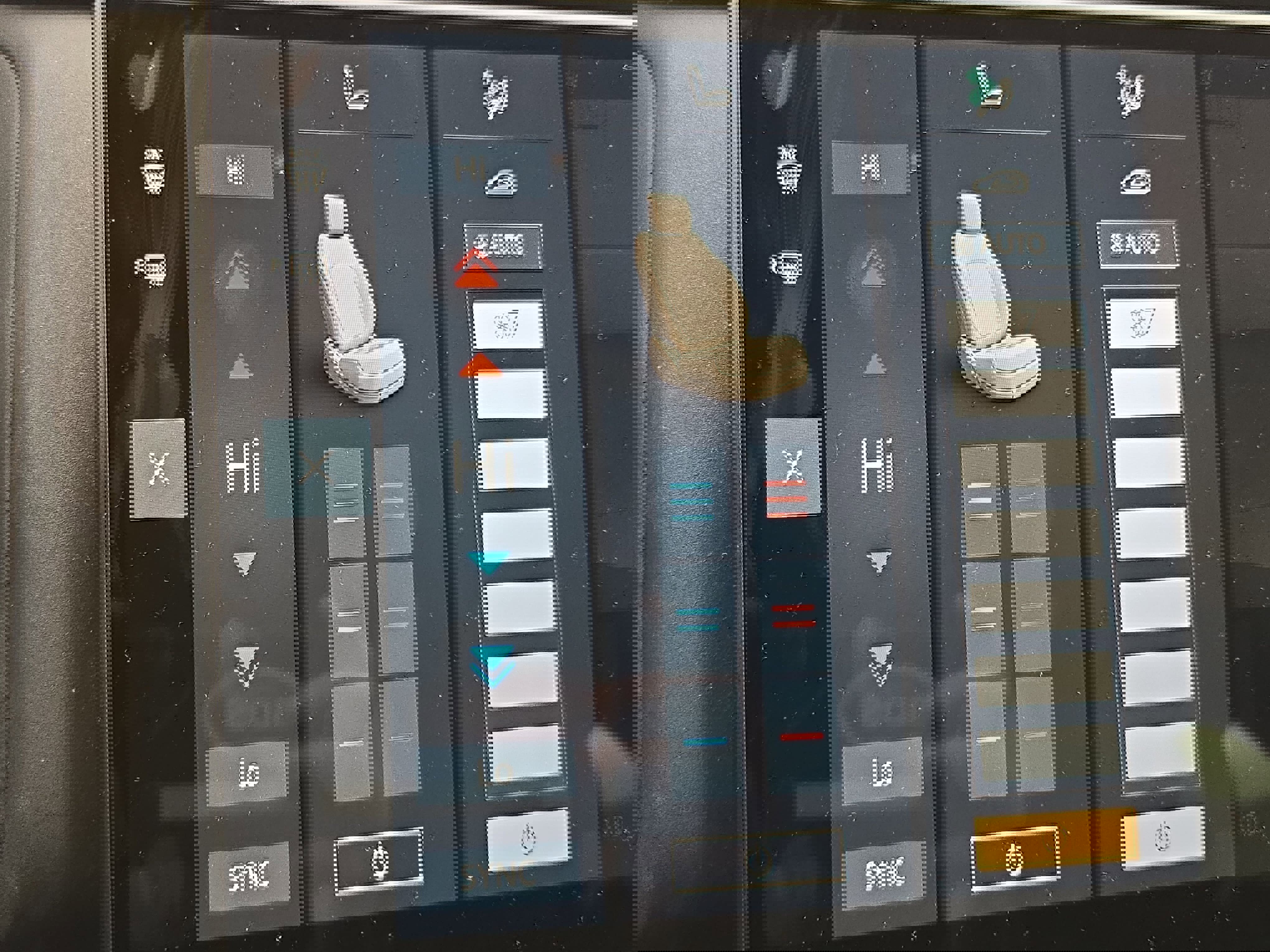 Used 2025 Land Rover Range Rover Velar S image 24