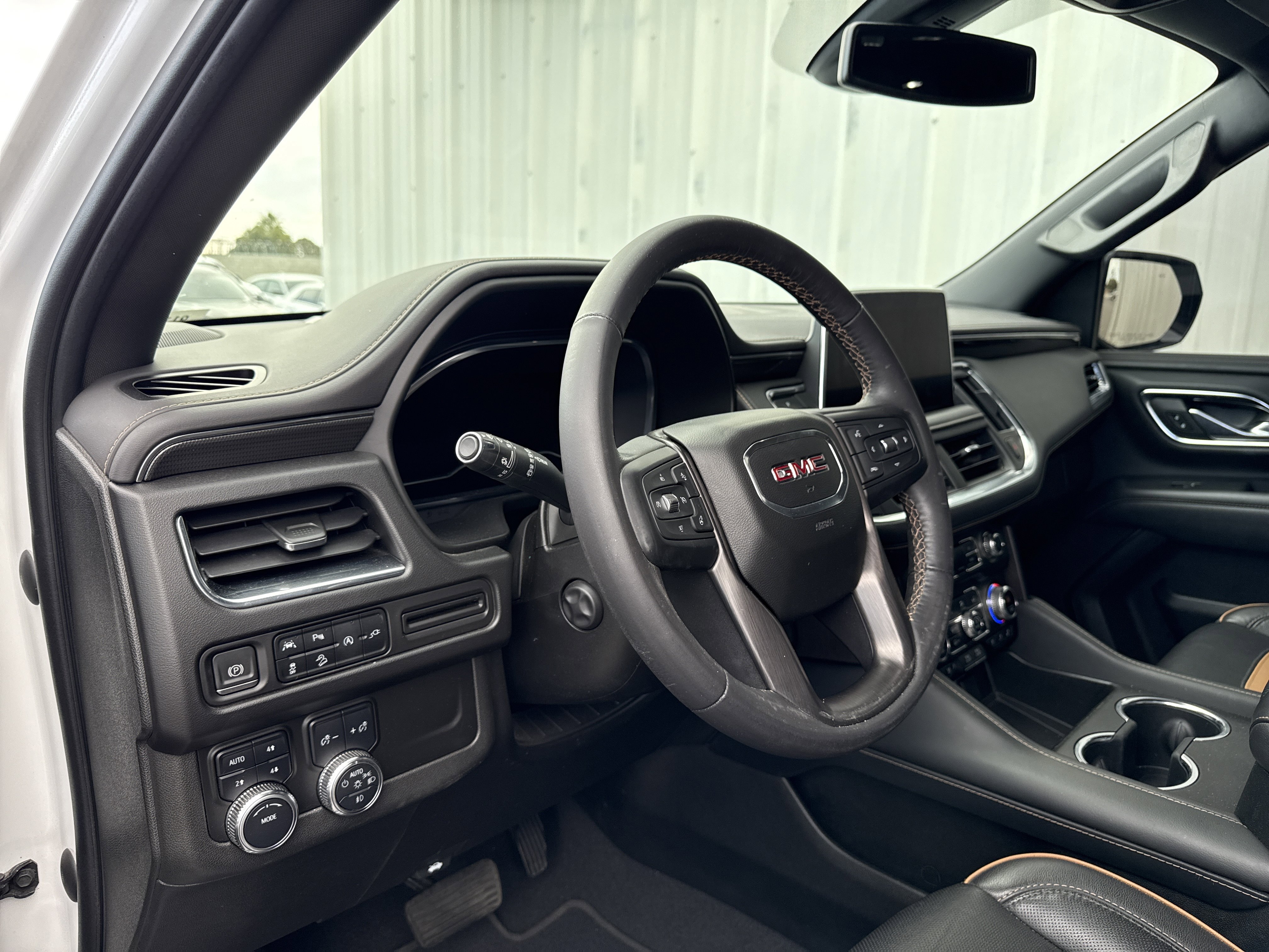 Used 2022 GMC Yukon AT4 image 19