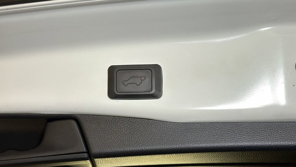 Used 2019 Toyota RAV4 XLE image 15