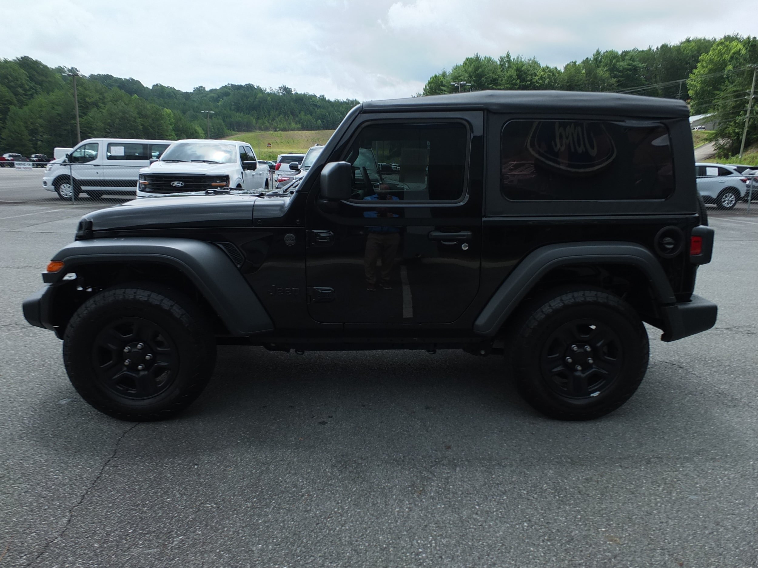 Used 2025 Jeep Wrangler Sport AWD/4WD image 6