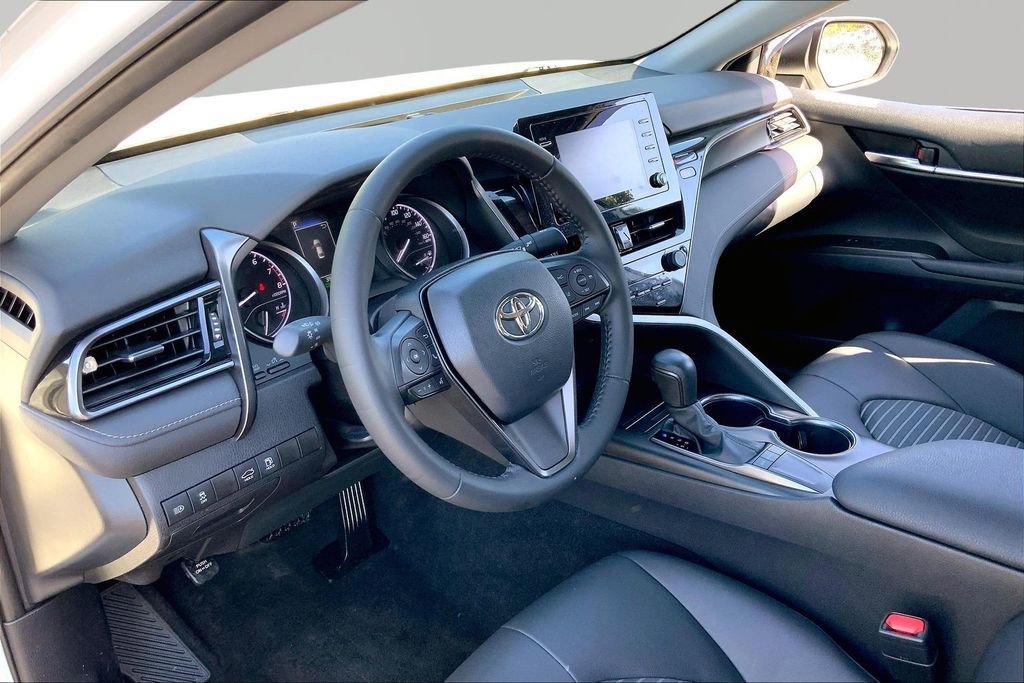Used 2023 Toyota Camry SE FWD image 12