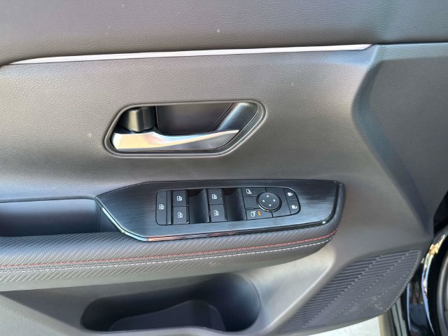 New 2027 Nissan Kicks SR w/ Cold Weather Package FWD image 22