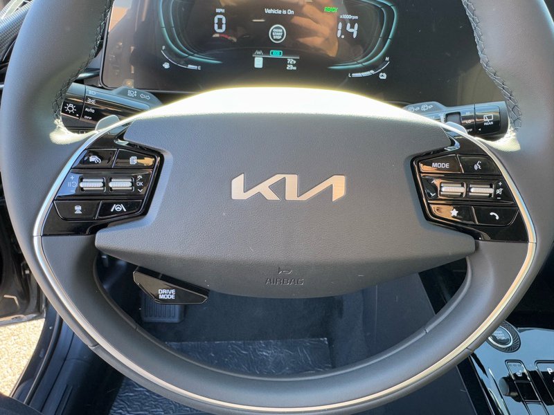 New 2025 Kia Niro EX image 10