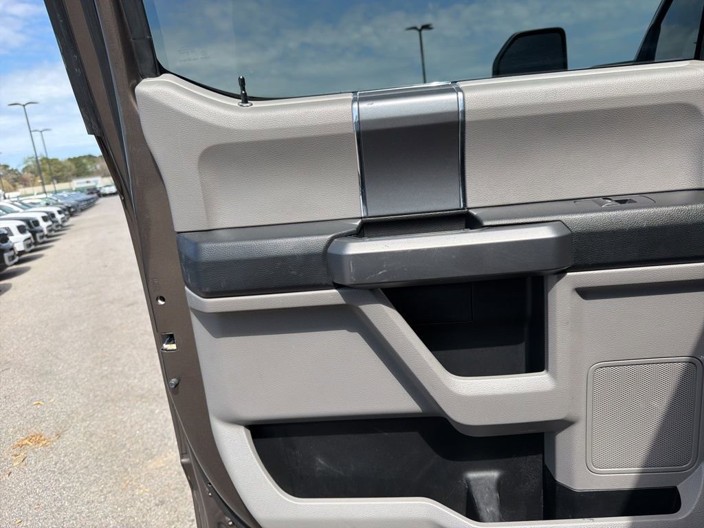 Used 2017 Ford F250 XLT w/ XLT Premium Package image 23