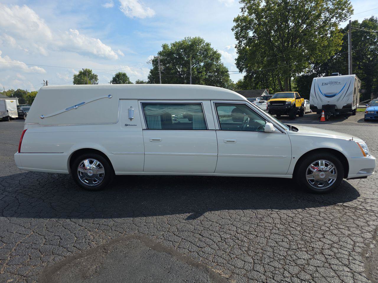 Used 2008 Cadillac DTS Hearse FWD image 21