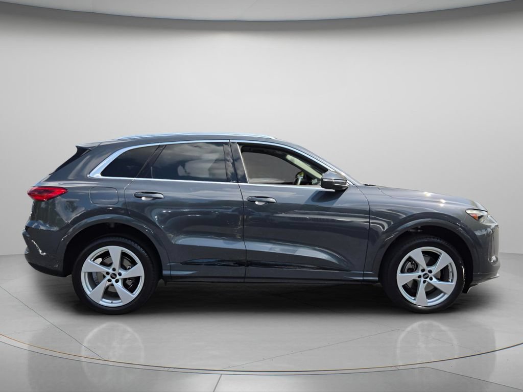 Certified 2025 Audi Q5 Premium AWD/4WD image 8
