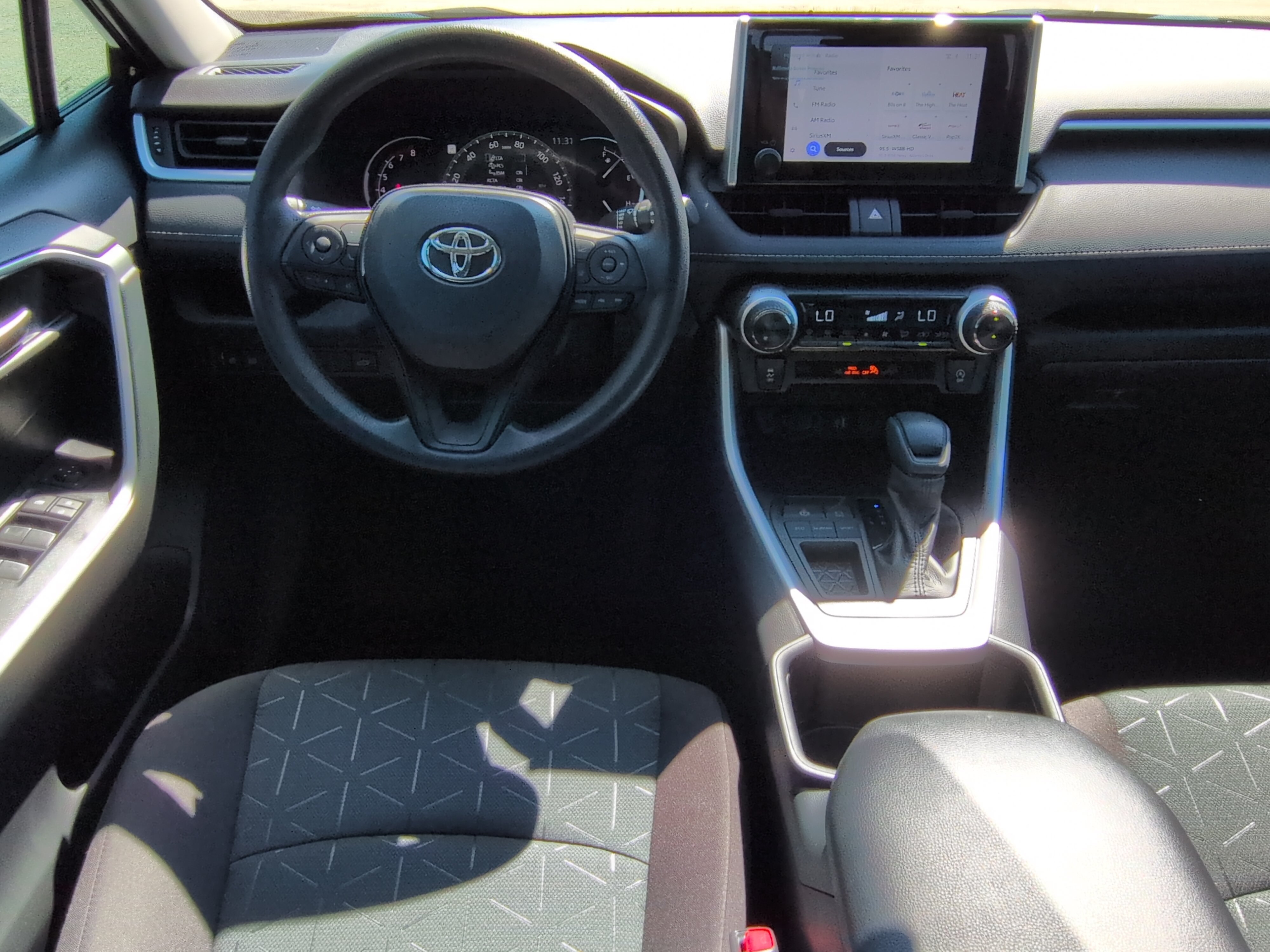 Used 2025 Toyota RAV4 XLE w/ Convenience Package FWD image 14