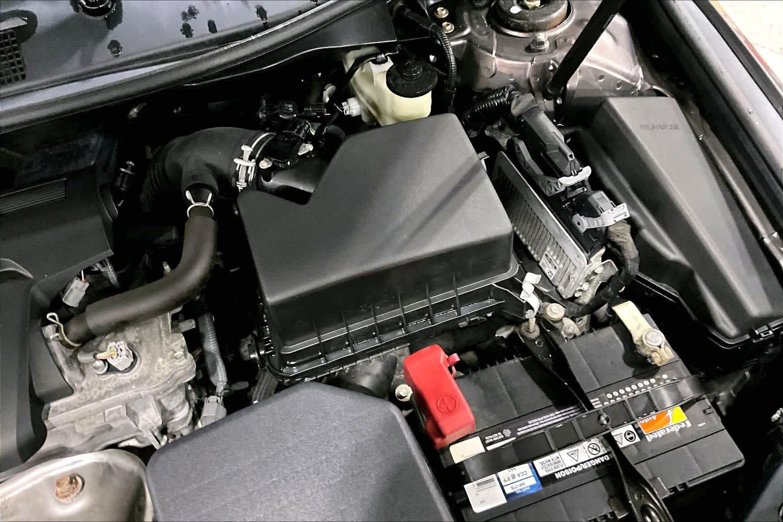 Used 2015 Toyota Camry LE FWD image 31
