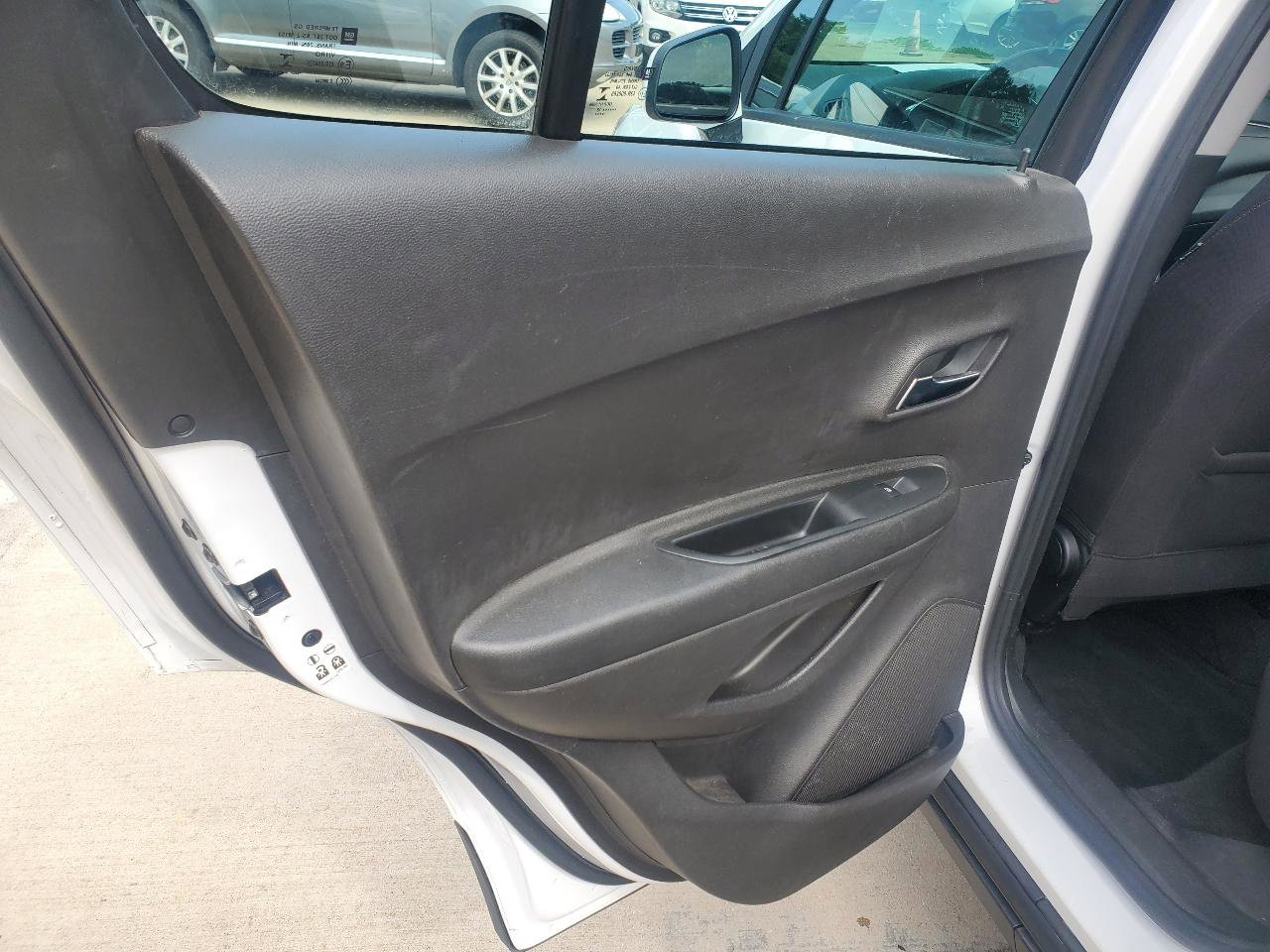 Used 2018 Chevrolet Trax LS FWD image 14