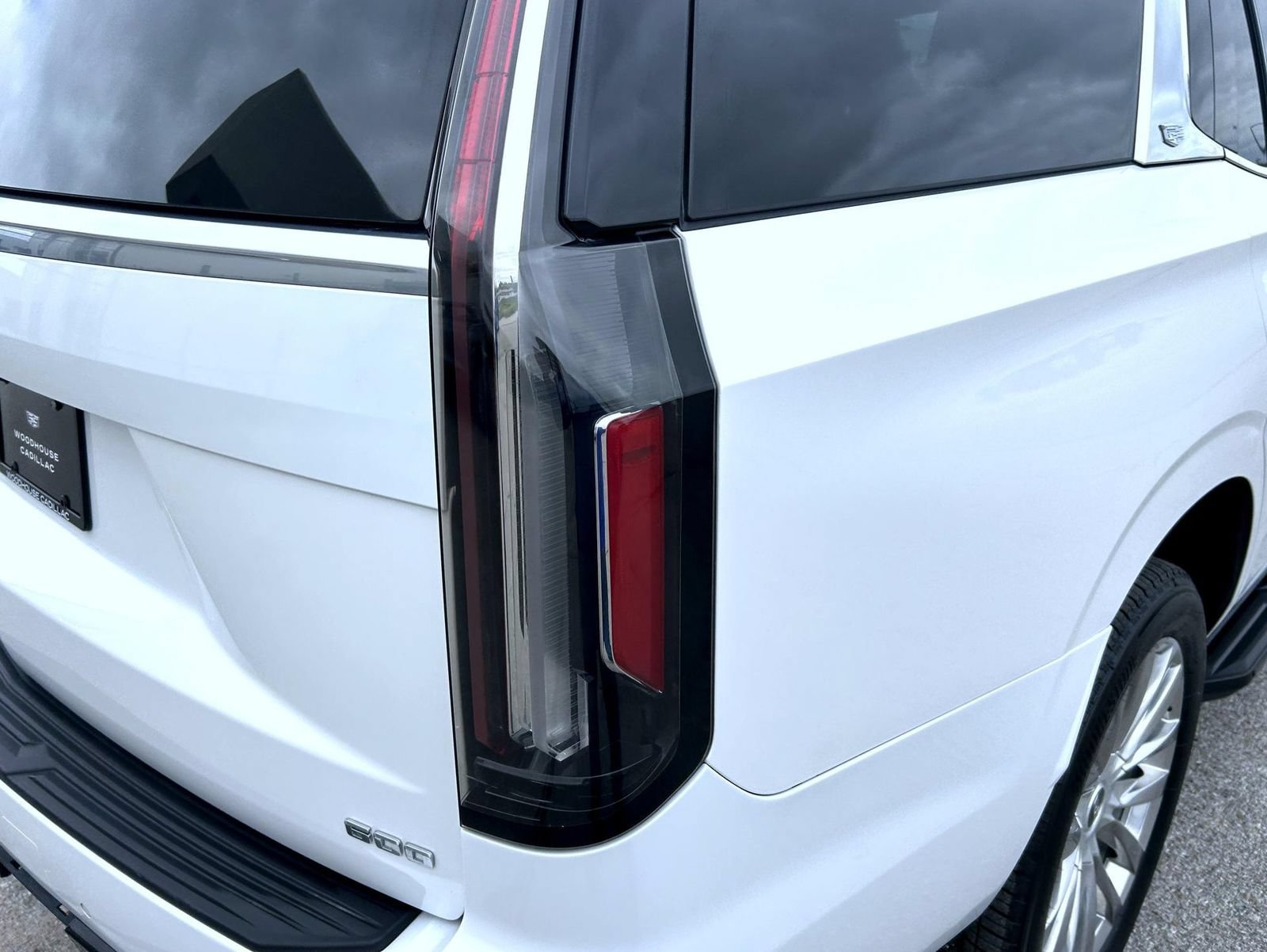 Used 2021 Cadillac Escalade Premium Luxury w/ Performance Package AWD/4WD image 11