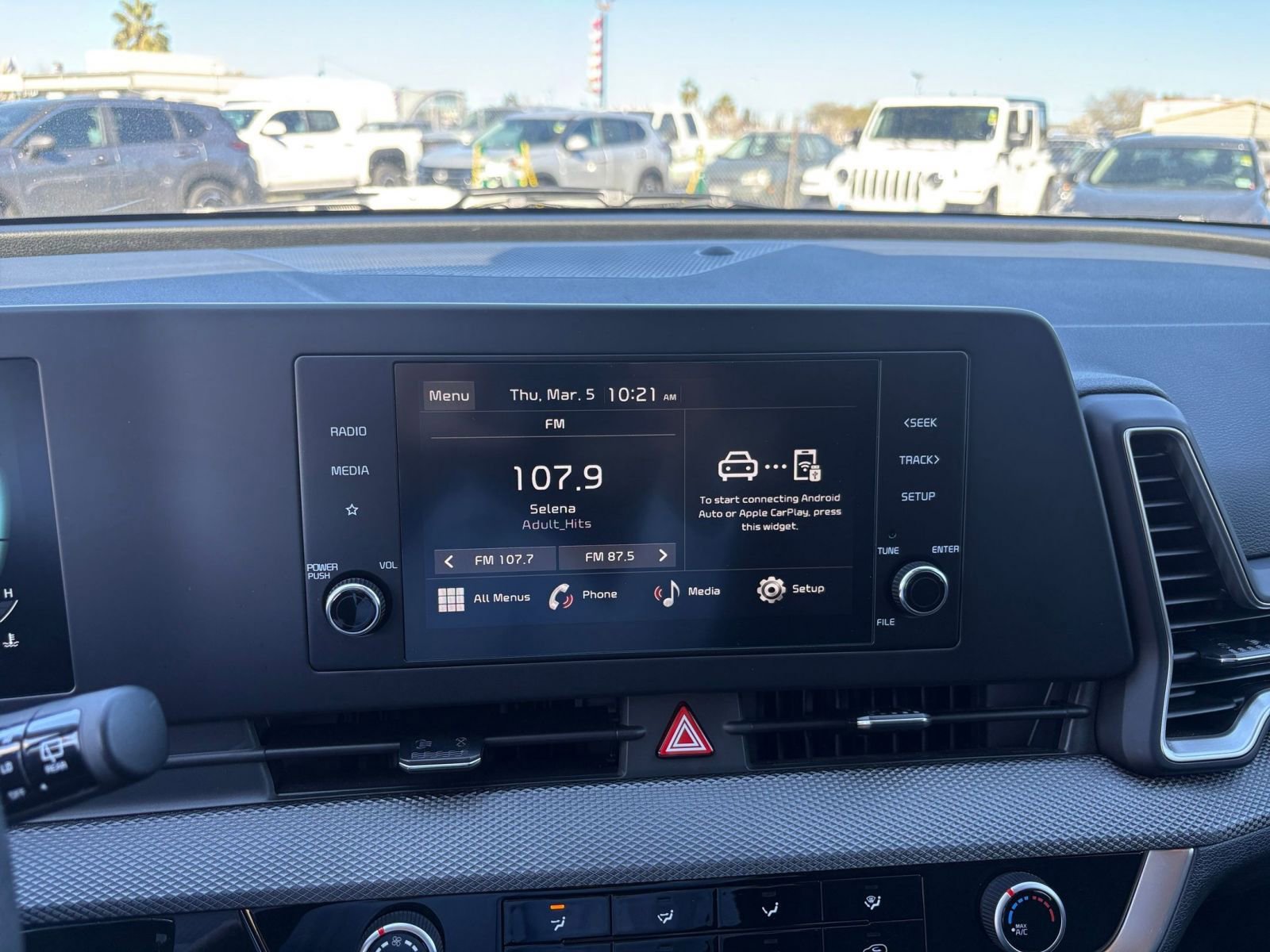 Used 2025 Kia Sportage LX image 20