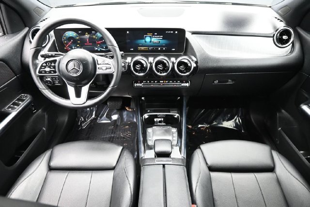 Used 2021 Mercedes-Benz GLA 250 4MATIC w/ Premium Package image 13