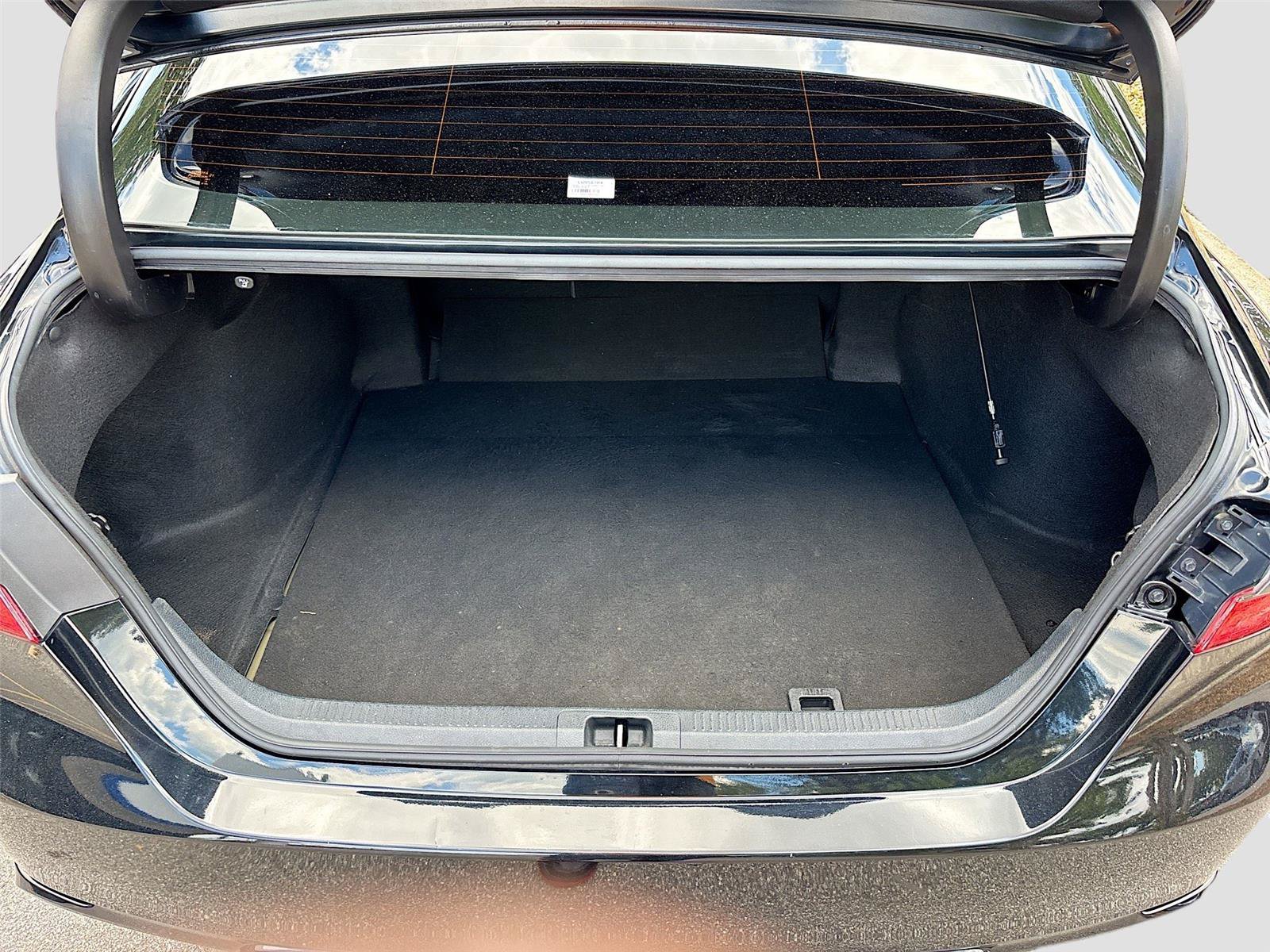 Used 2020 Toyota Camry SE FWD image 25