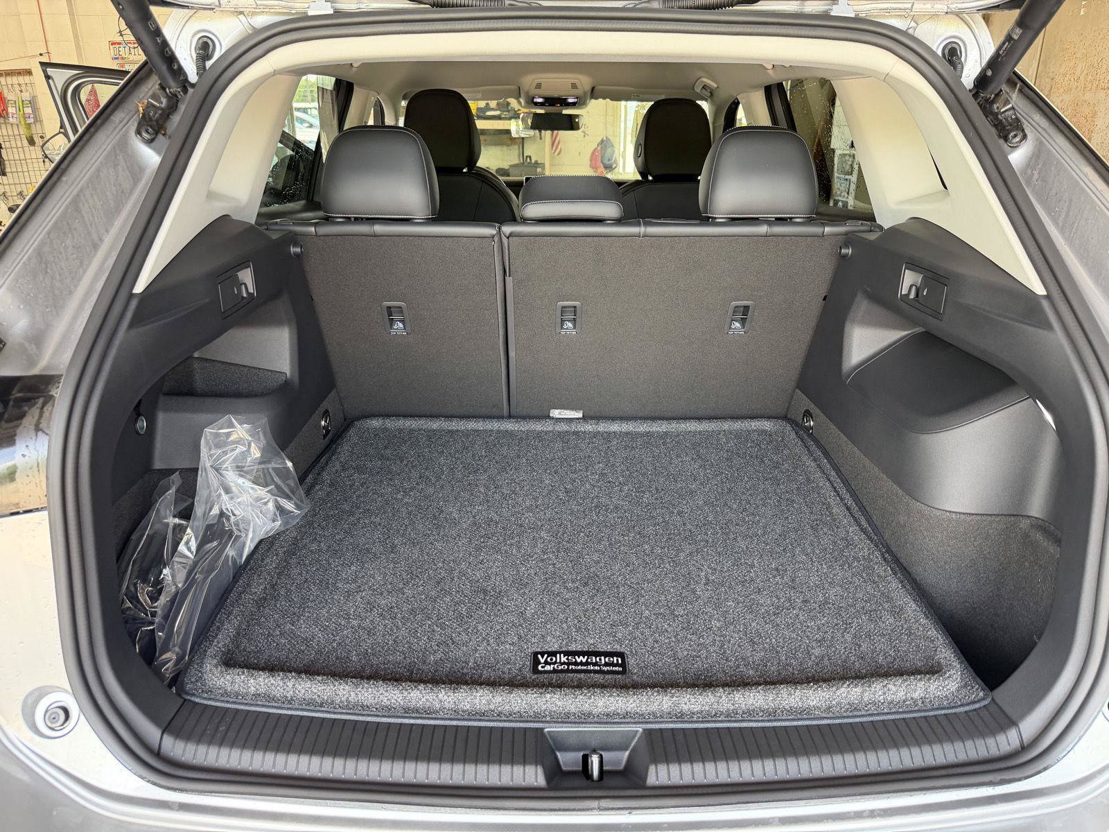 Used 2025 Volkswagen Tiguan SE FWD image 24