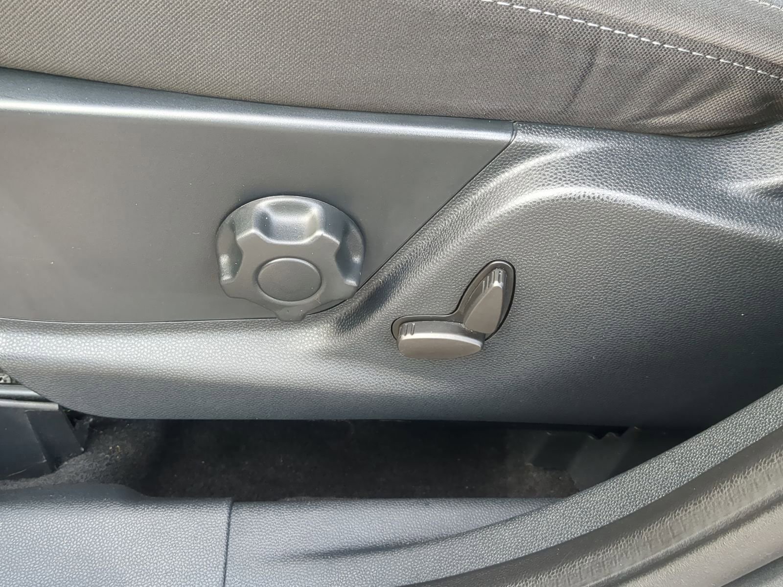 Used 2018 Ford EcoSport SE image 21