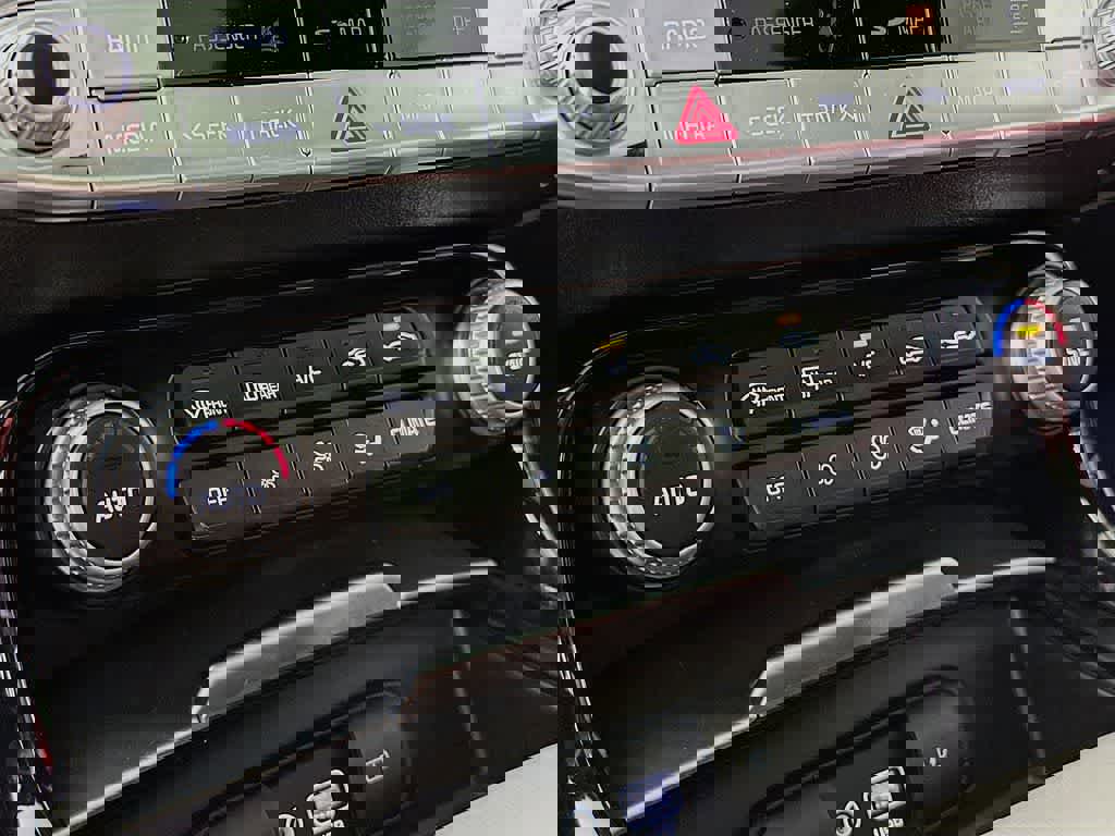 Used 2018 Kia Stinger GT1 image 18