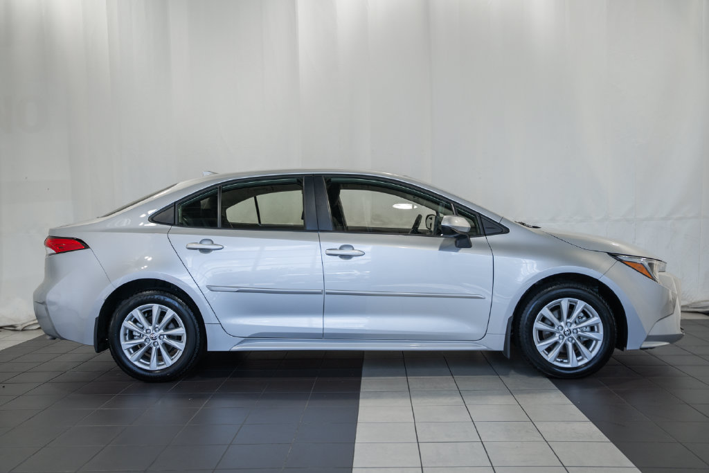 Certified 2025 Toyota Corolla LE w/ LE Premium Package FWD image 3