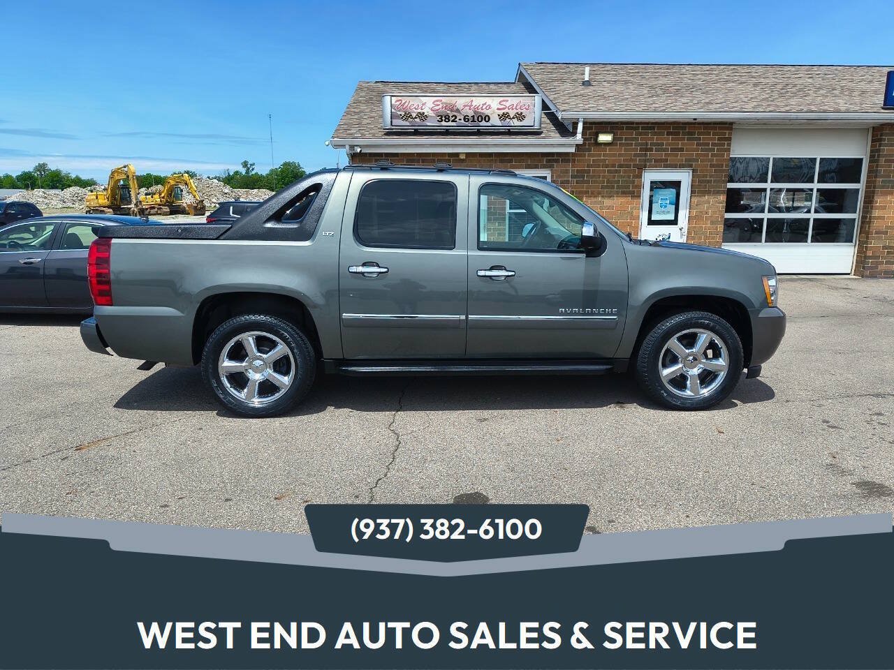 Used 2011 Chevrolet Avalanche LTZ AWD/4WD image 1