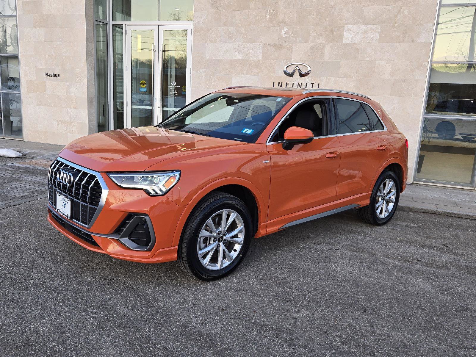 Used 2025 Audi Q3 2.0T Premium image 2