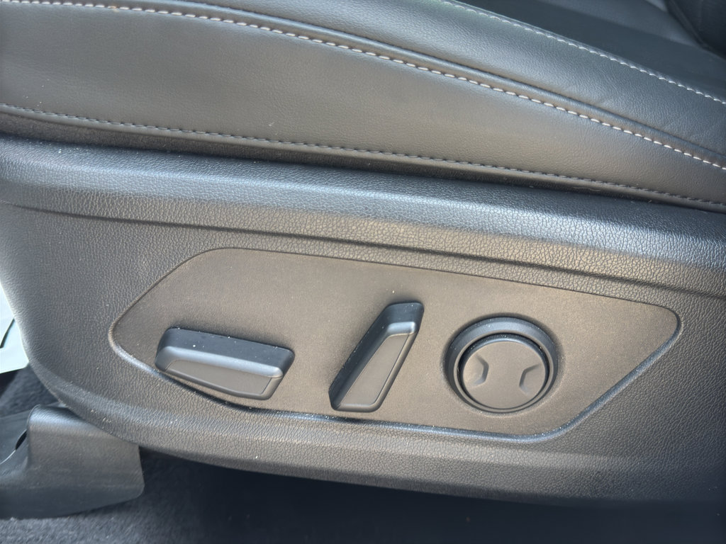 Used 2025 Kia Sorento S image 15