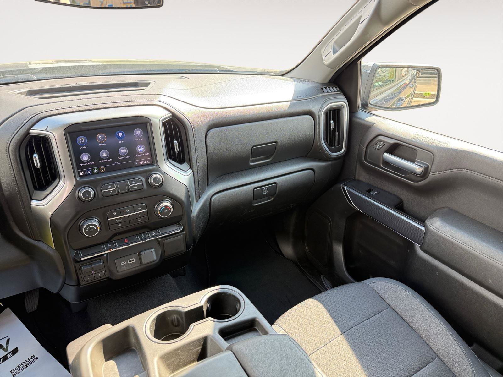 Used 2019 Chevrolet Silverado 1500 LT w/ Z71 Off-Road Package AWD/4WD image 12