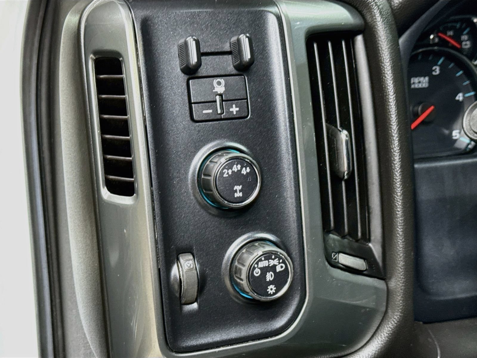 Used 2017 Chevrolet Silverado 2500 LT w/ LT Fleet Convenience Package AWD/4WD image 12