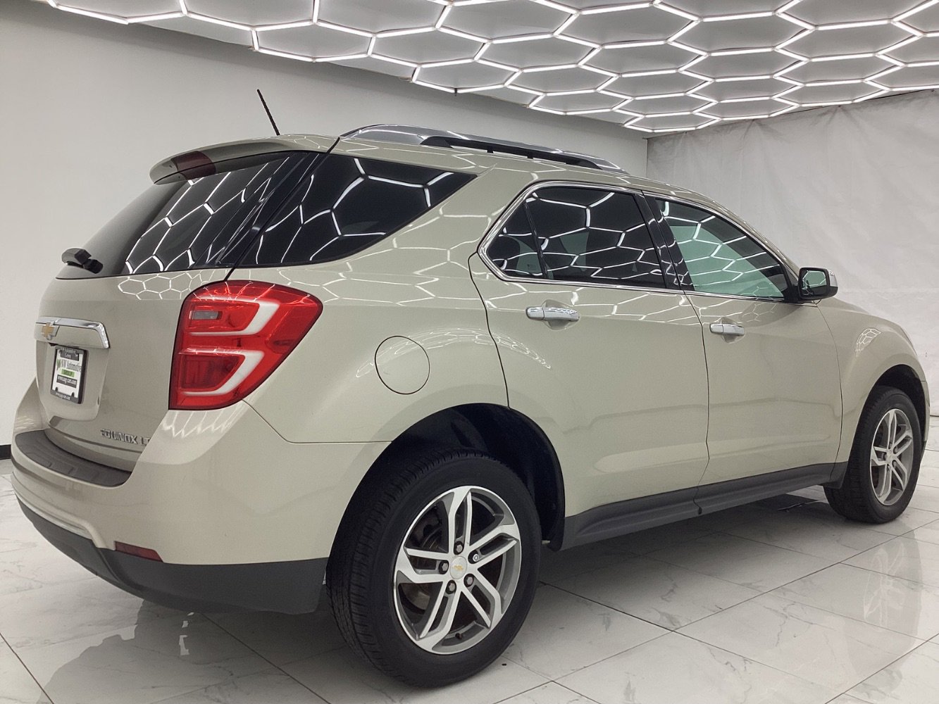 Used 2016 Chevrolet Equinox LTZ w/ Enhanced Convenience Package image 12