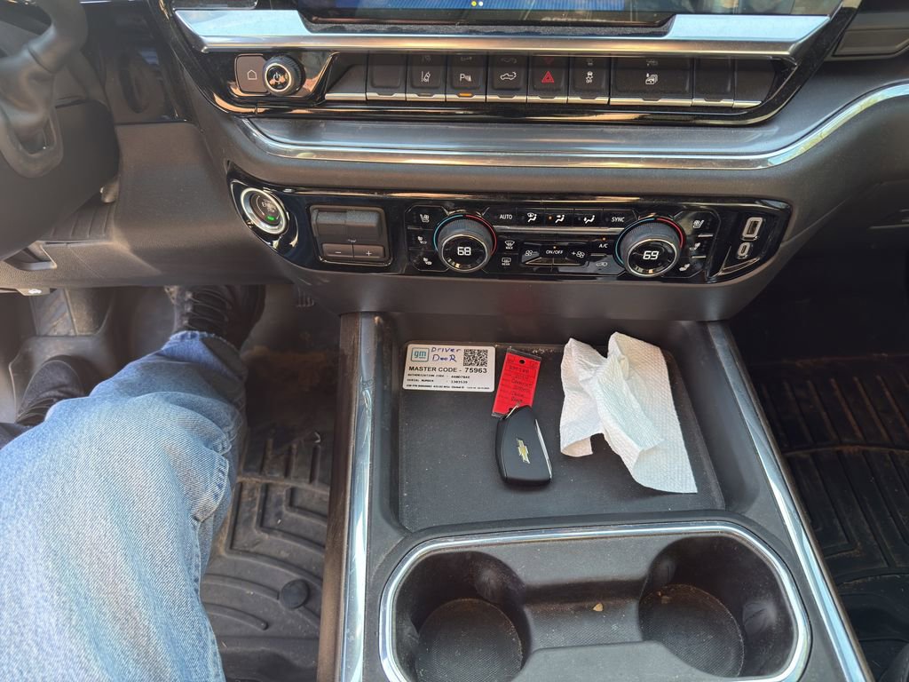 Used 2024 Chevrolet Silverado 3500 High Country w/ High Country Premium Package image 23