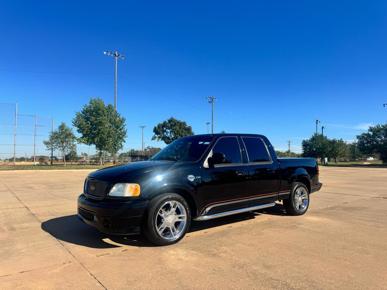 Used 2001 Ford F150 Harley-Davidson RWD image 3