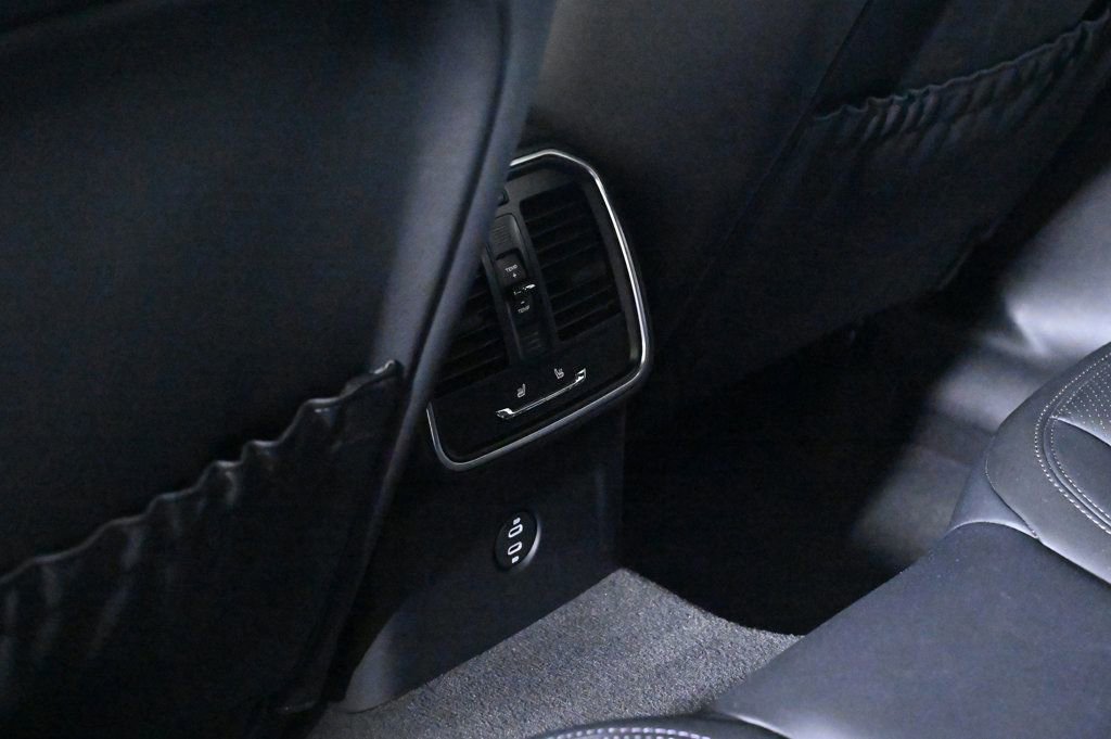 Used 2025 Porsche Macan S image 20