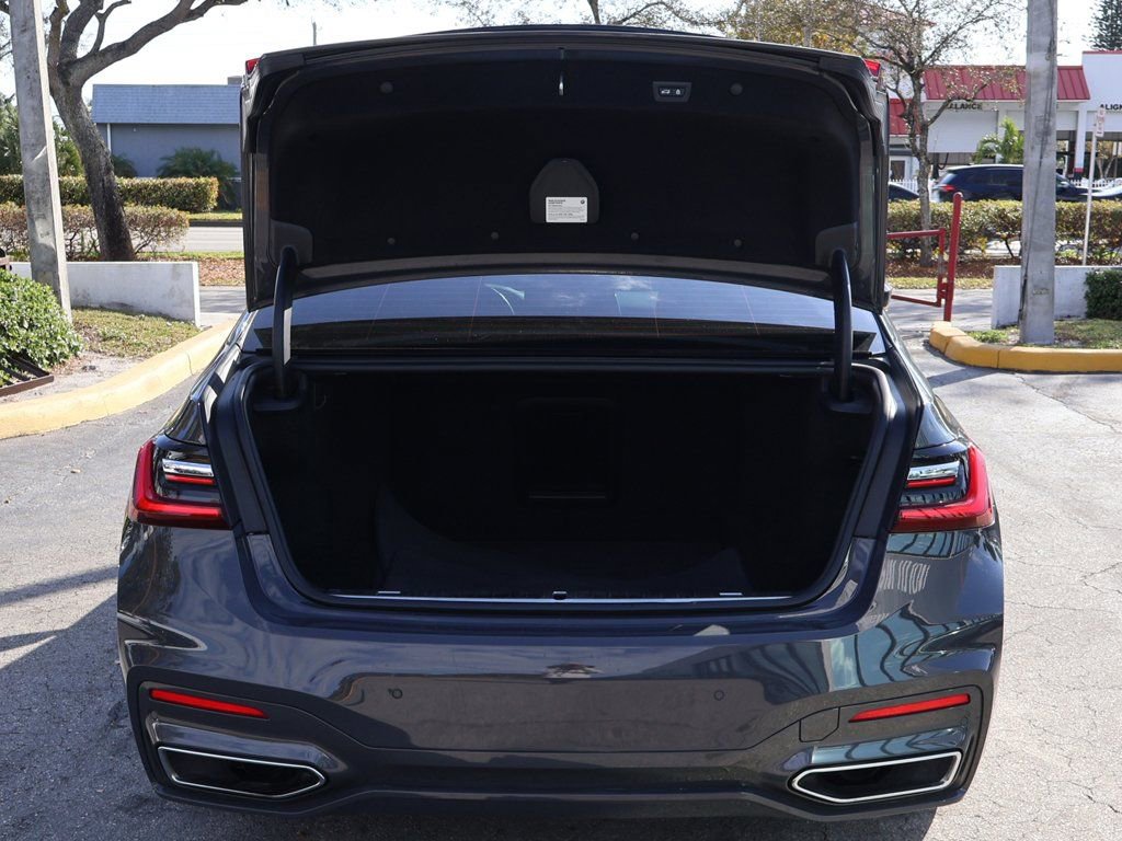 Used 2022 BMW 740i w/ M Sport Package image 22