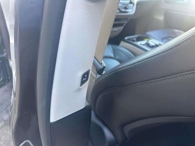 Used 2023 Chrysler Pacifica Touring-L image 16