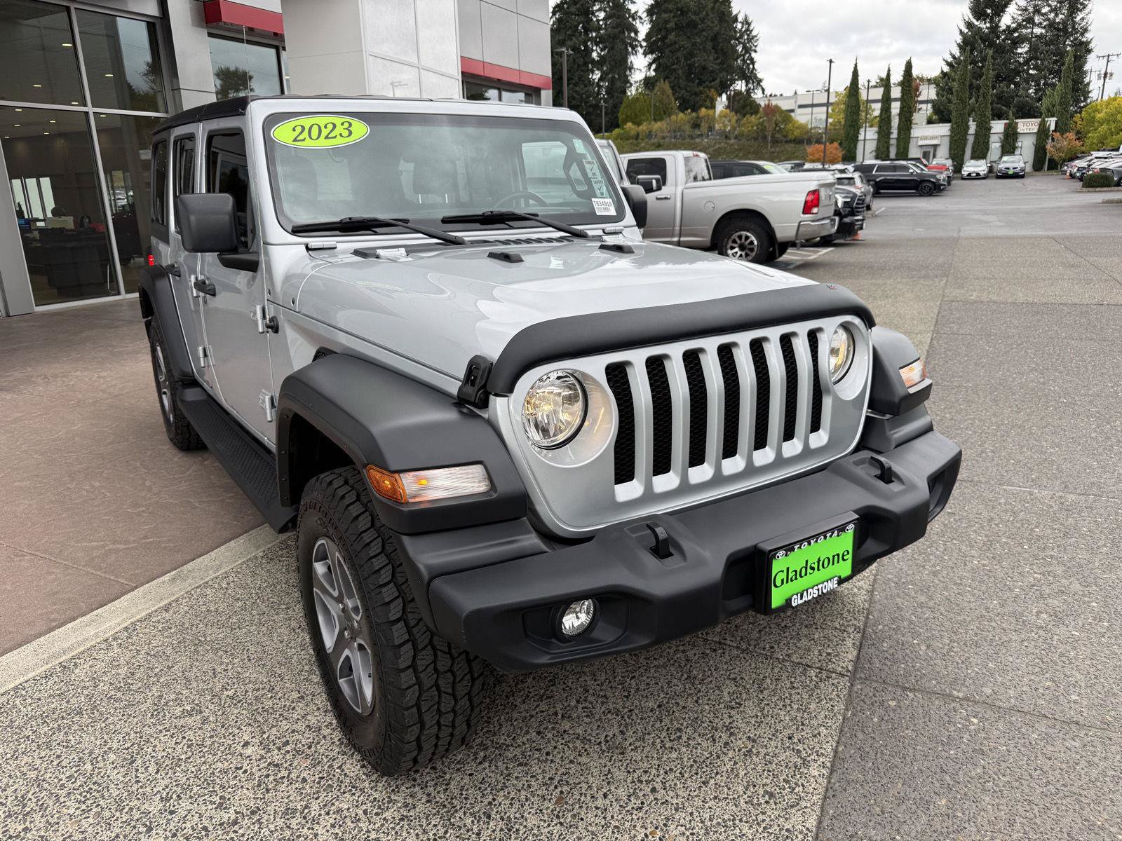 Used 2023 Jeep Wrangler Unlimited Sport AWD/4WD image 8