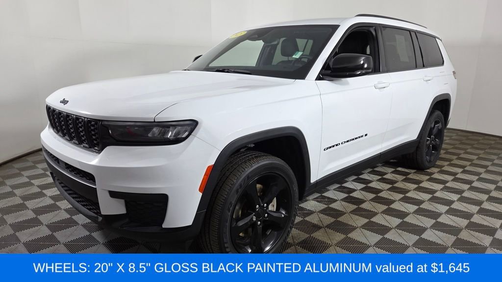 Used 2023 Jeep Grand Cherokee L Laredo image 3