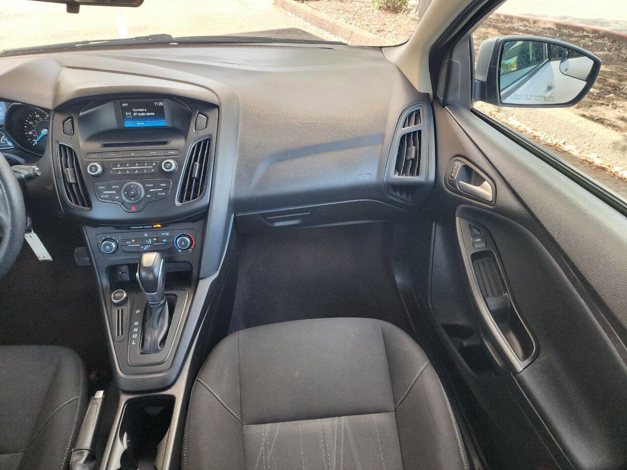 Used 2015 Ford Focus SE image 23