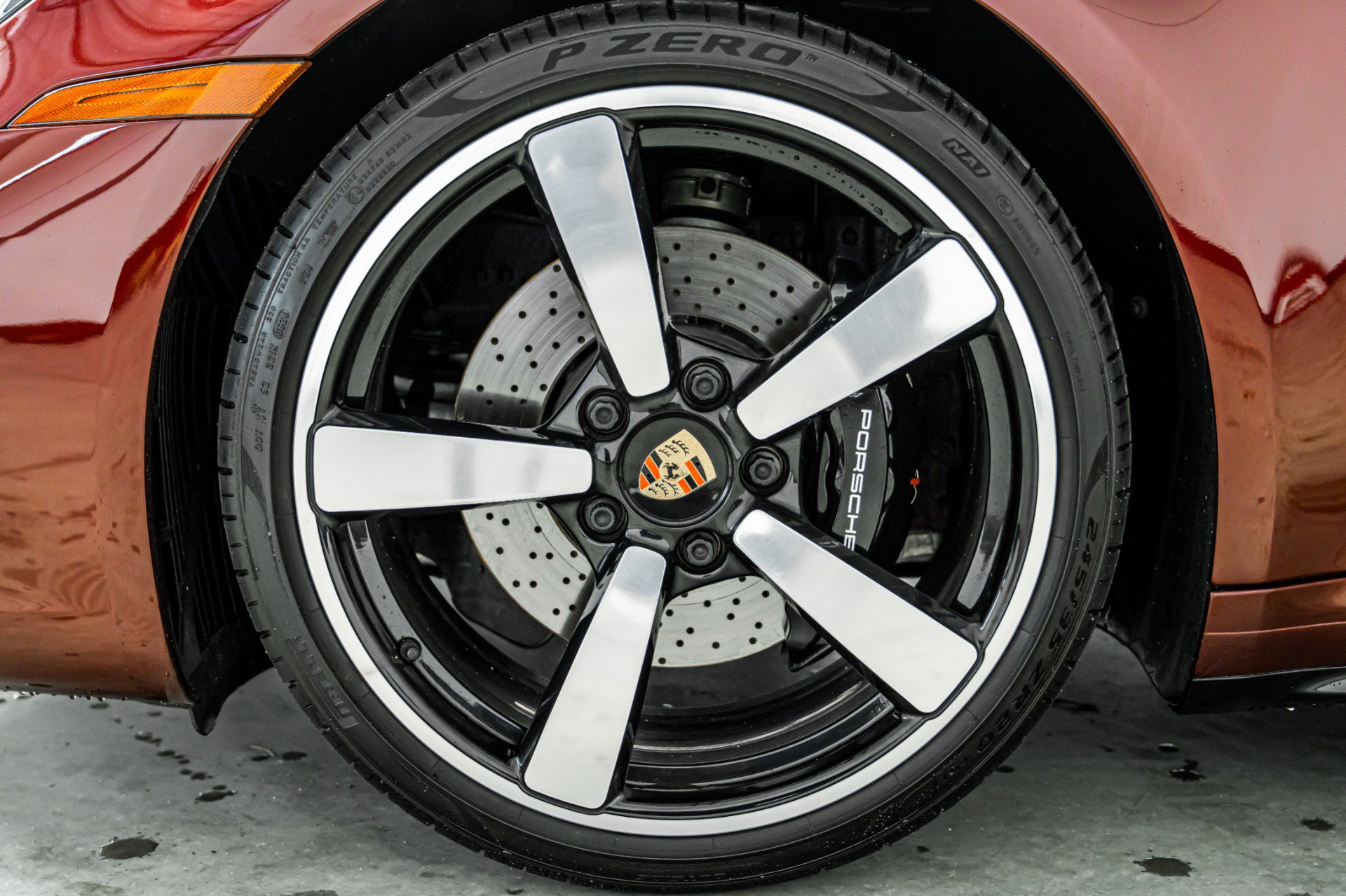 Used 2021 Porsche 911 Targa 4S Heritage Design image 9