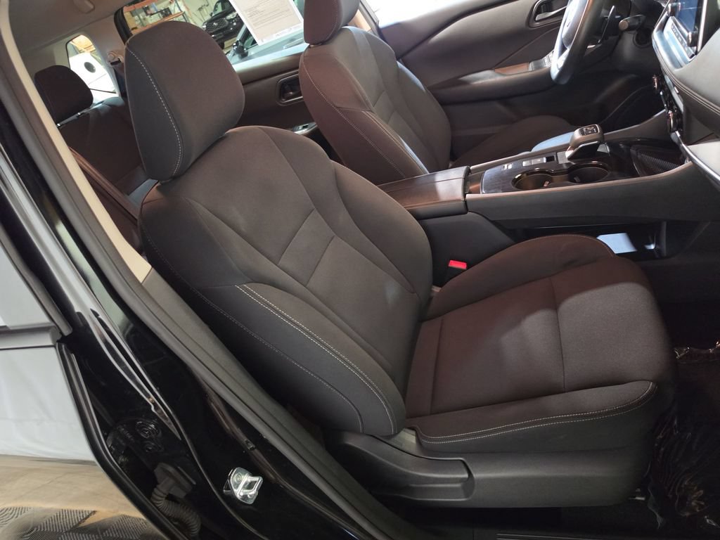 Used 2024 Nissan Rogue S FWD image 24