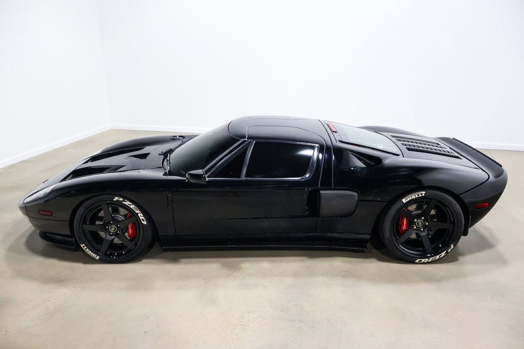 Used 2006 Ford GT RWD image 20